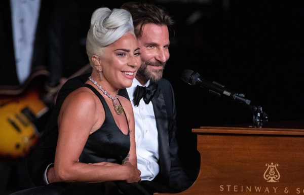 Lady Gaga e Bradley Cooper