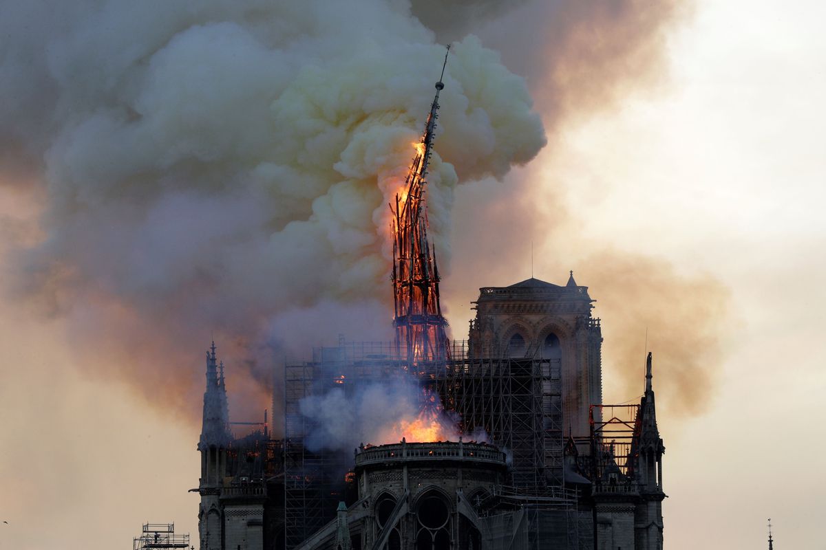 Incendio a Notre-Dame di Parigi