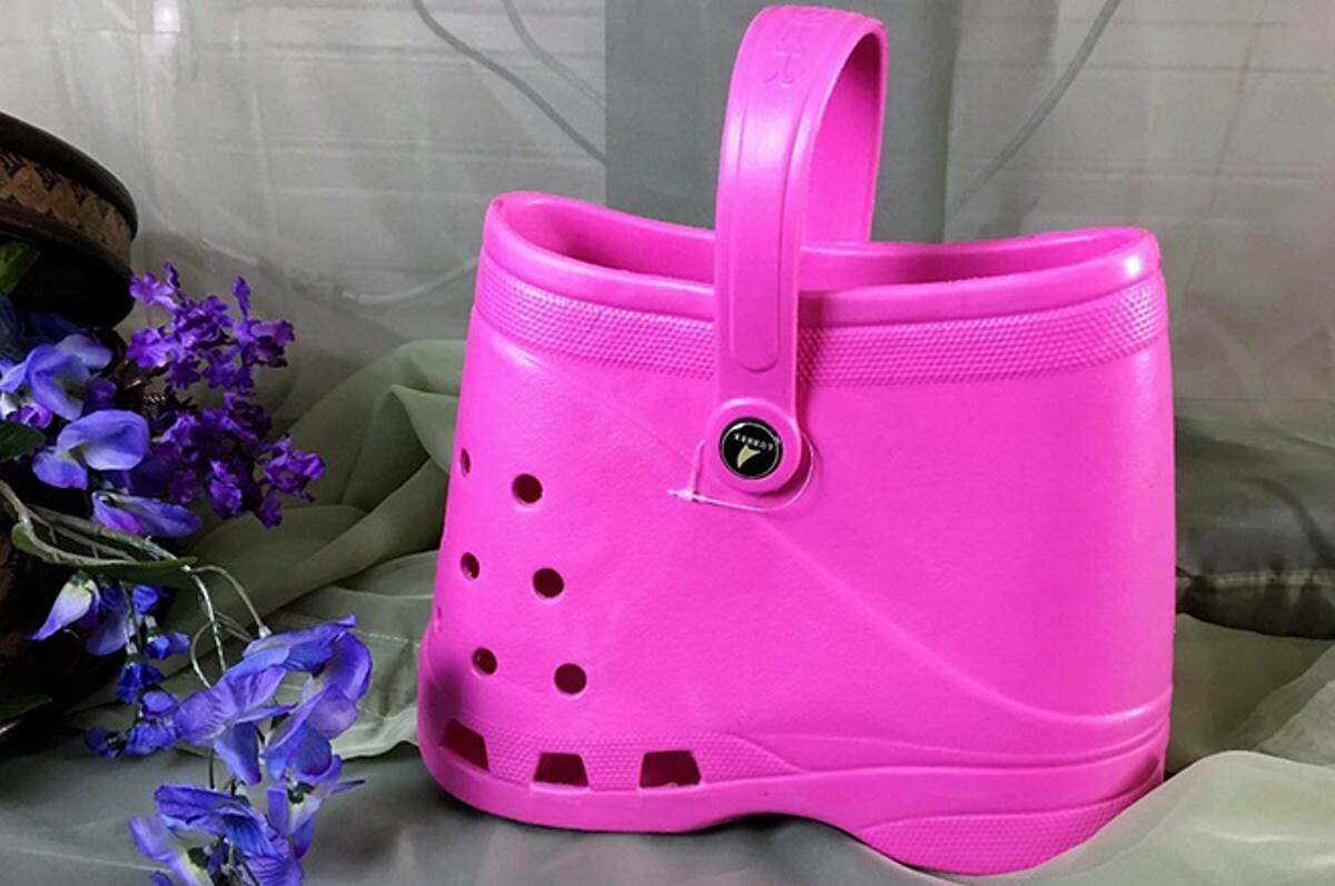 Borsa ispirata alle Crocs